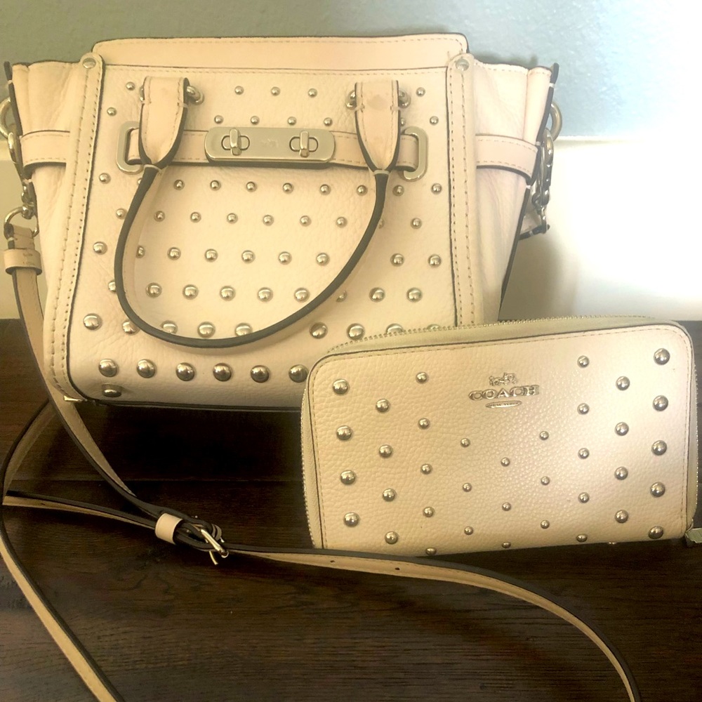 Coach bag an matching wallet white/studs